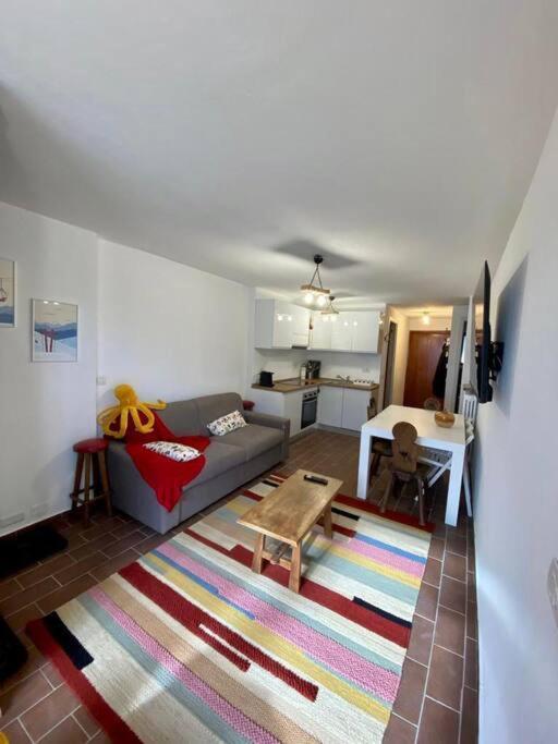 Cozy Apartment Near The Slopes Брей-Червиния Экстерьер фото